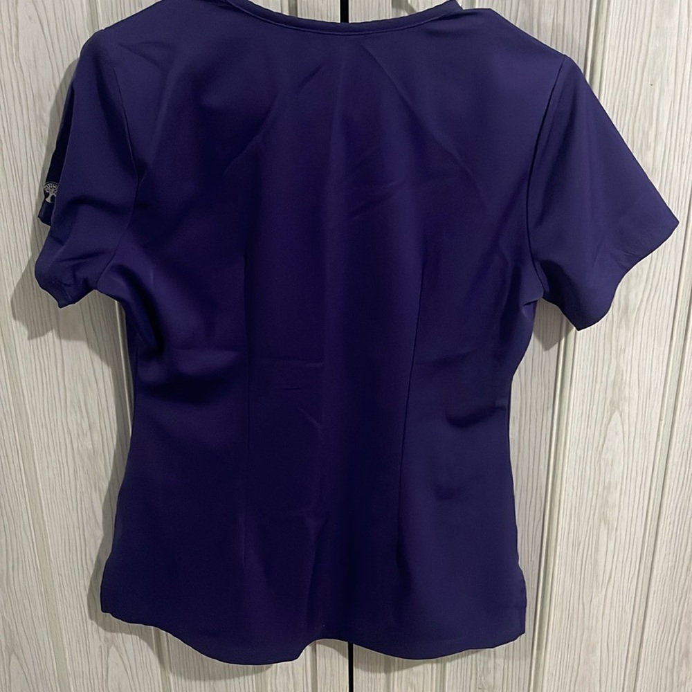 Scrub top - Picture 2 of 3